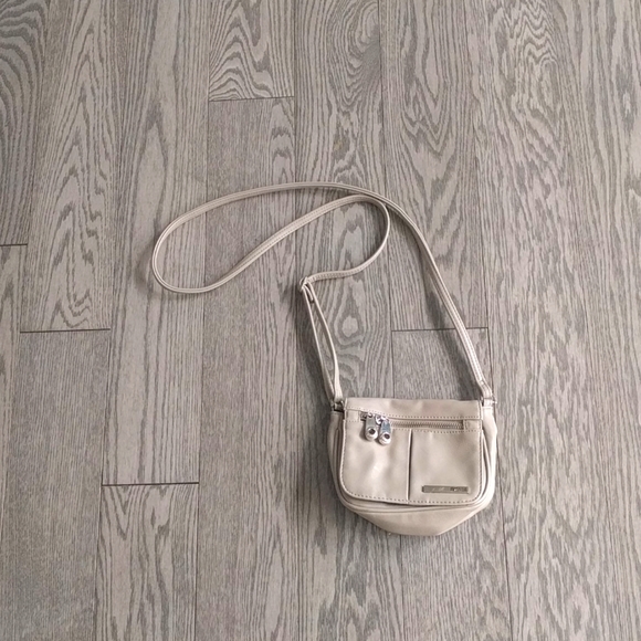 Mini bag by Kenneth Cole reaction 🌼 - Picture 1 of 8